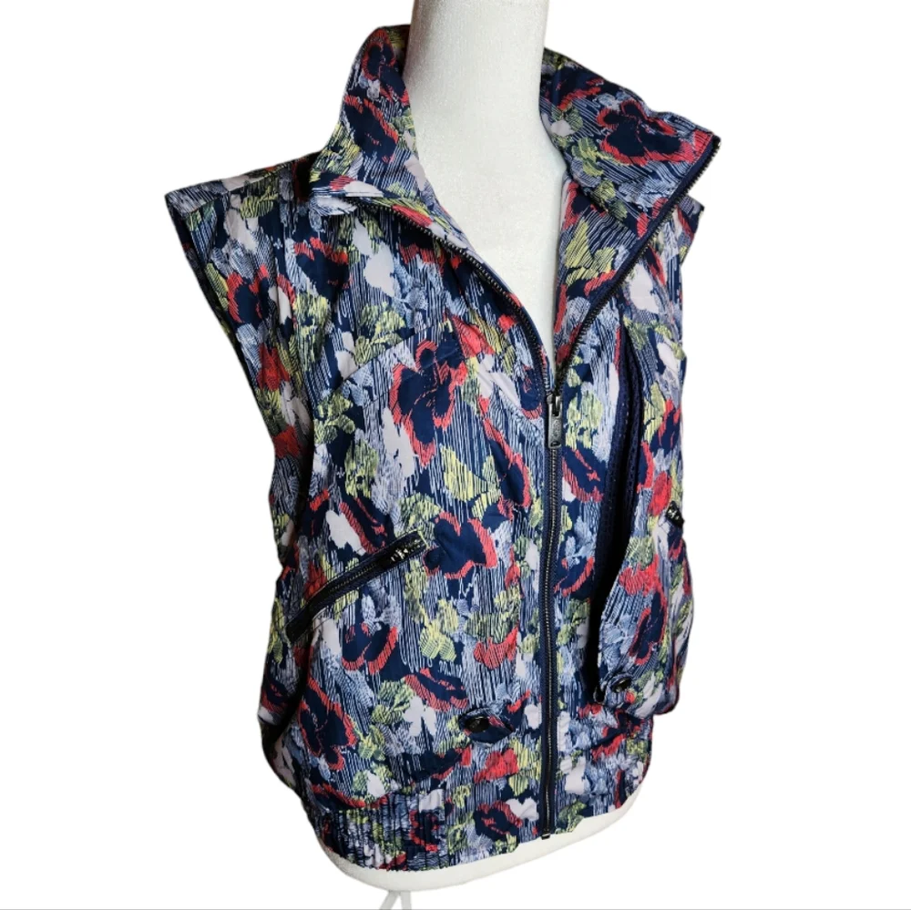NEW Free People Movement Off The Grid Vest in Supernova Floral - Picture 4 of 13